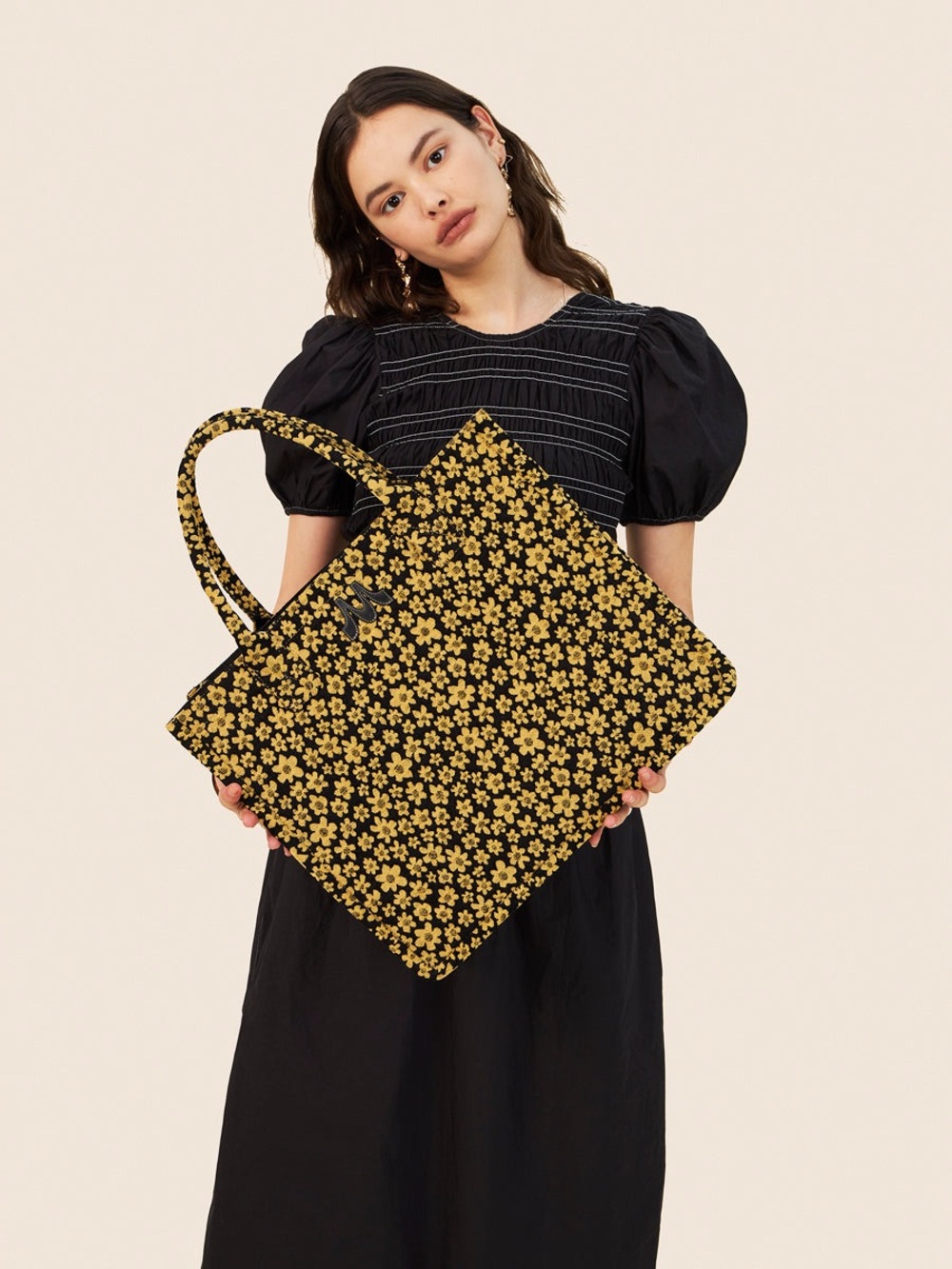 MAGUIRE Floral Pattern Tote Bag - Black and Yellow